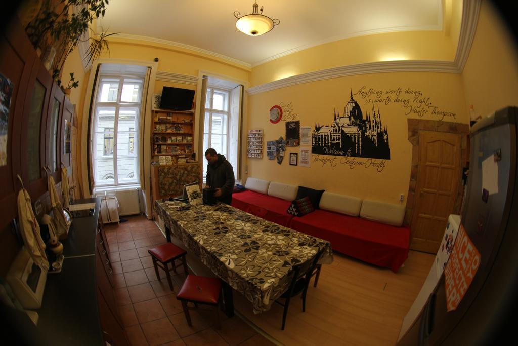 Budapest Centrum Cozy Hostel ภายนอก รูปภาพ