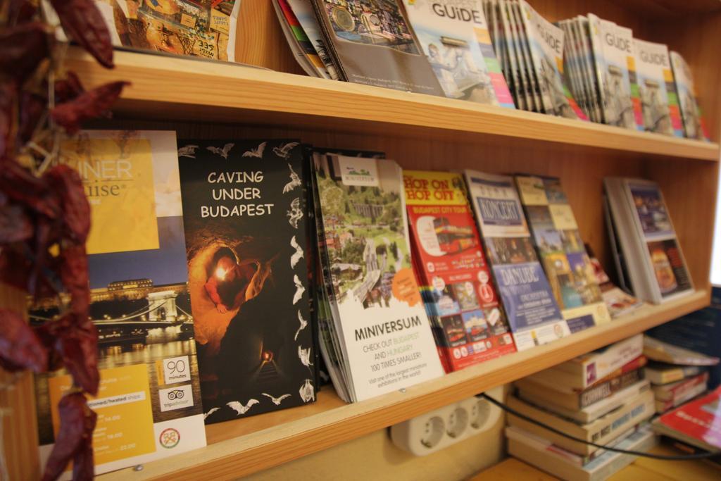 Budapest Centrum Cozy Hostel ภายนอก รูปภาพ