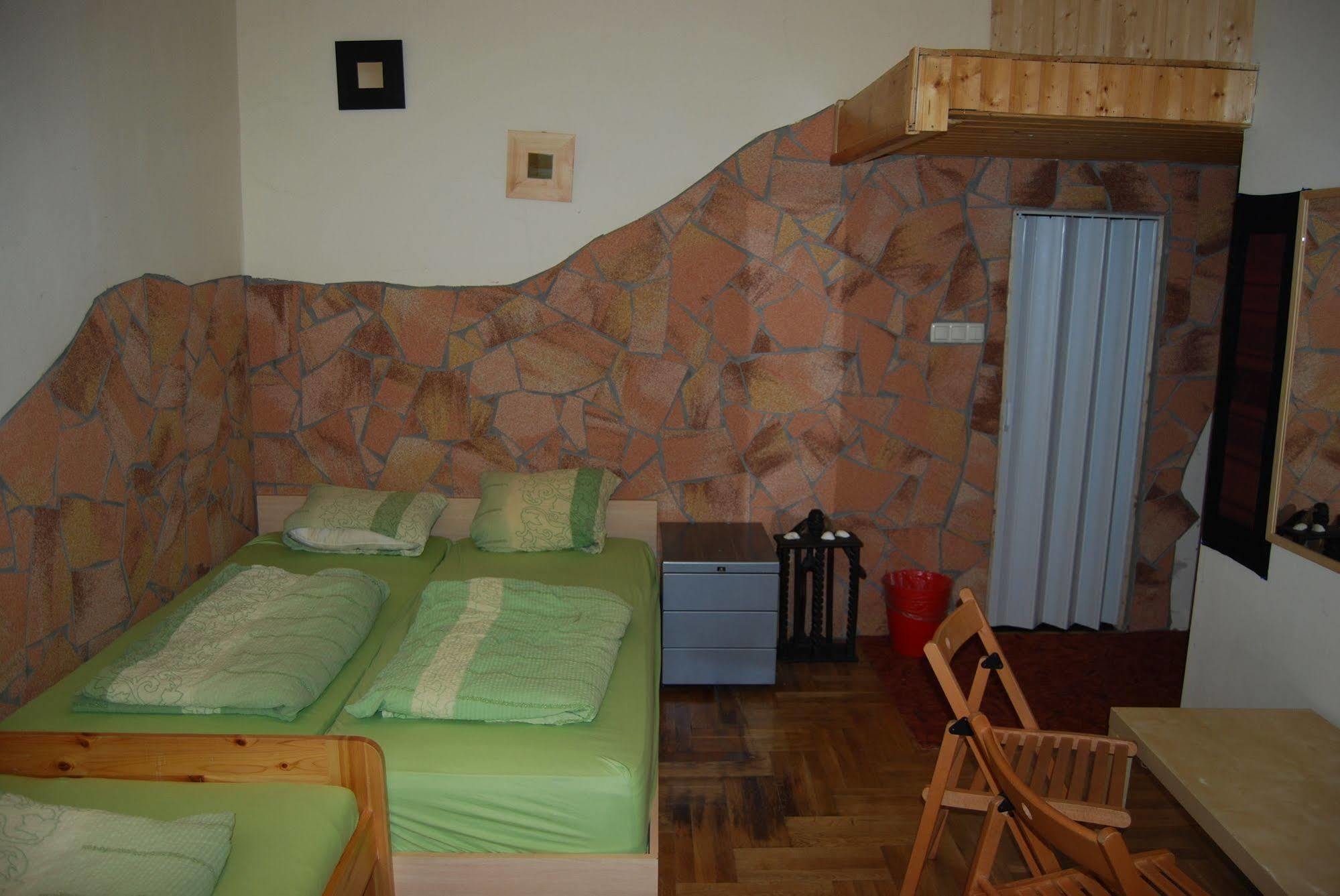Budapest Centrum Cozy Hostel ภายนอก รูปภาพ