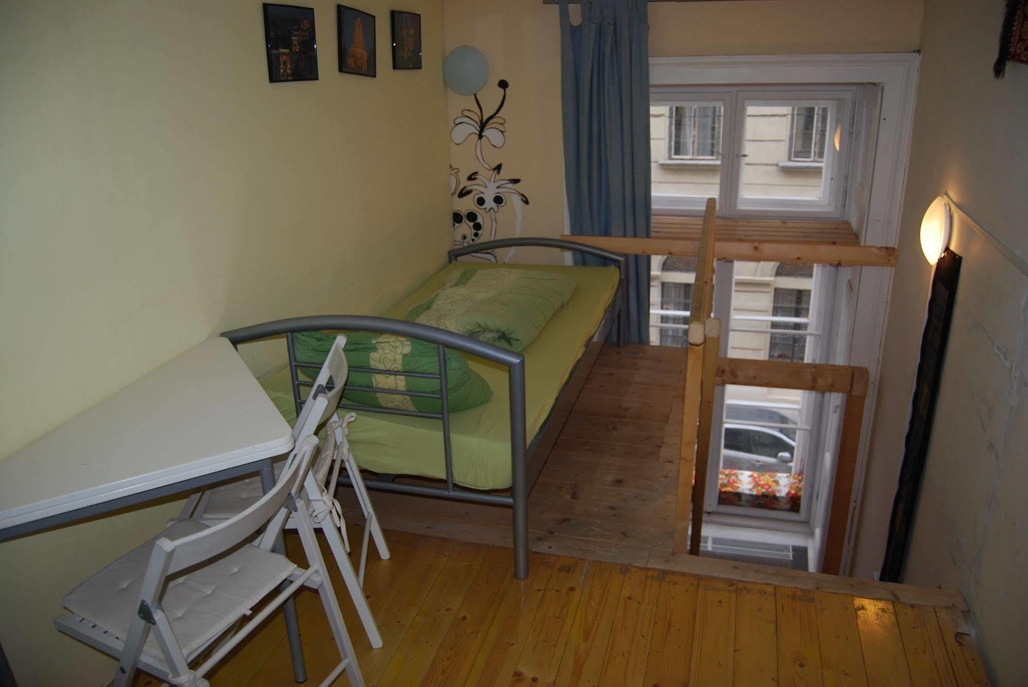 Budapest Centrum Cozy Hostel ภายนอก รูปภาพ