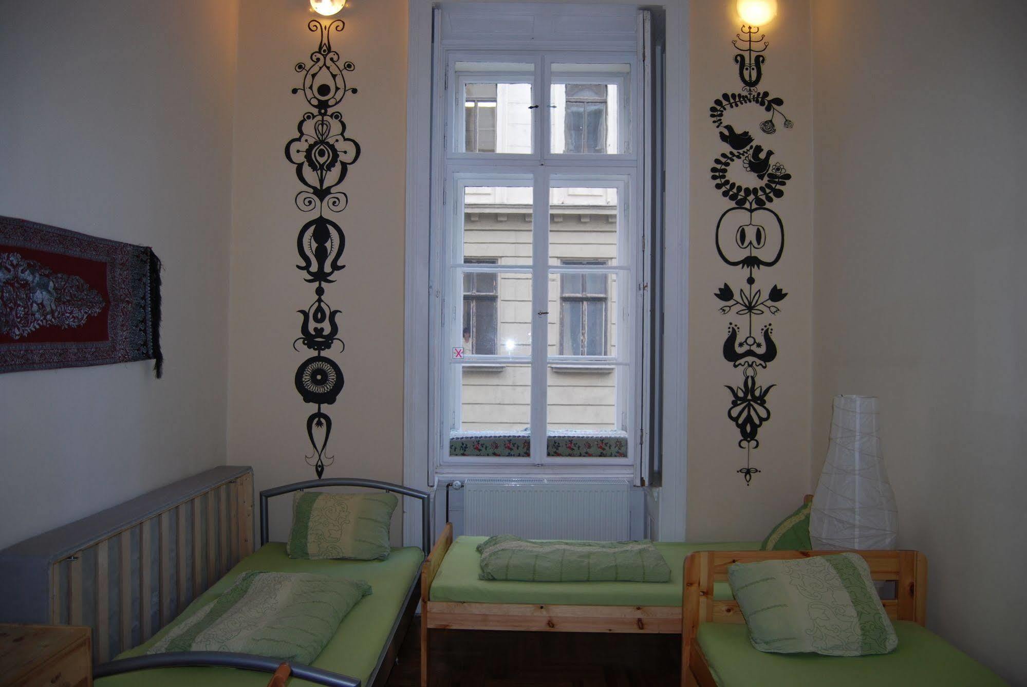 Budapest Centrum Cozy Hostel ภายนอก รูปภาพ