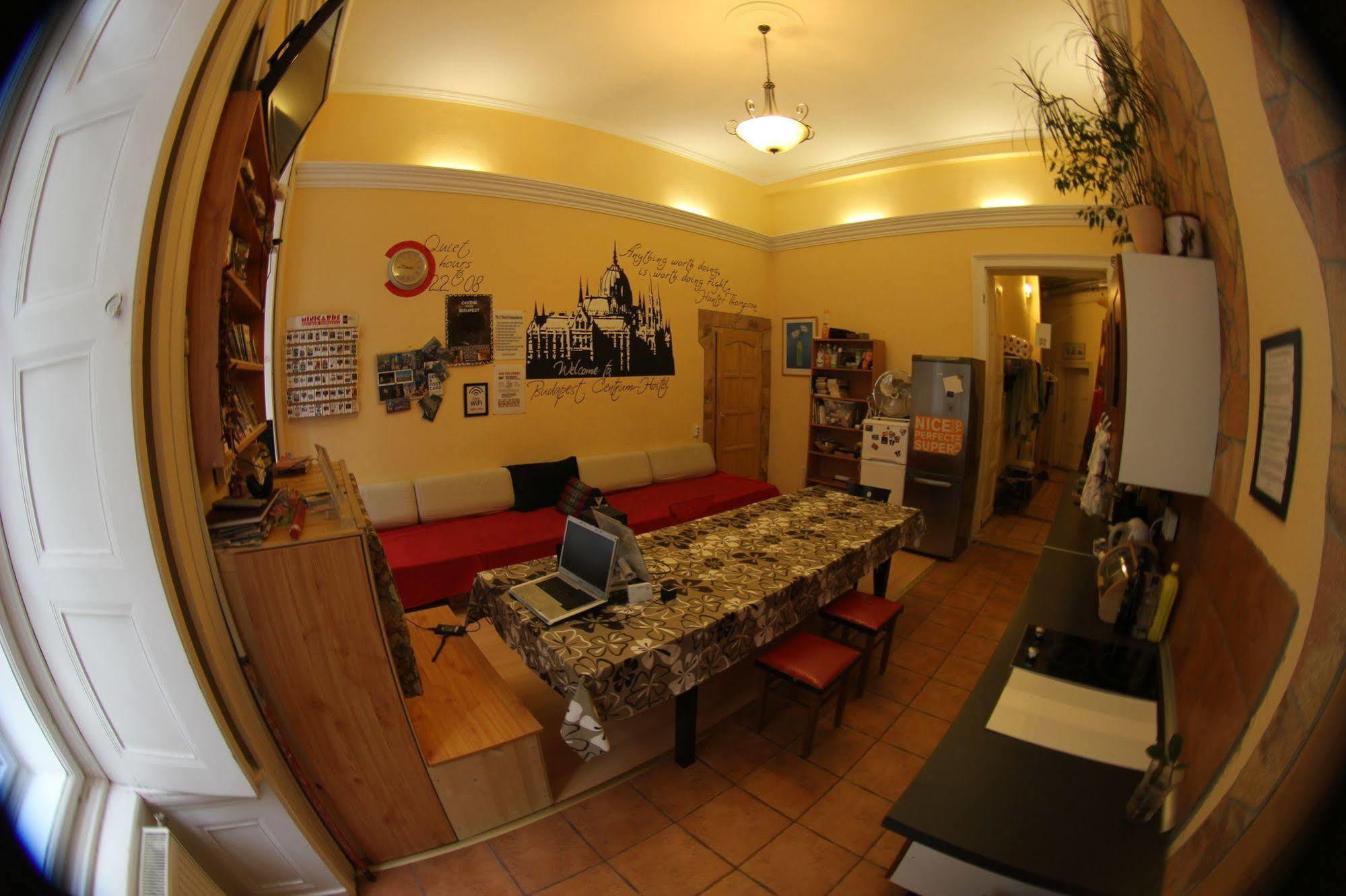 Budapest Centrum Cozy Hostel ภายนอก รูปภาพ