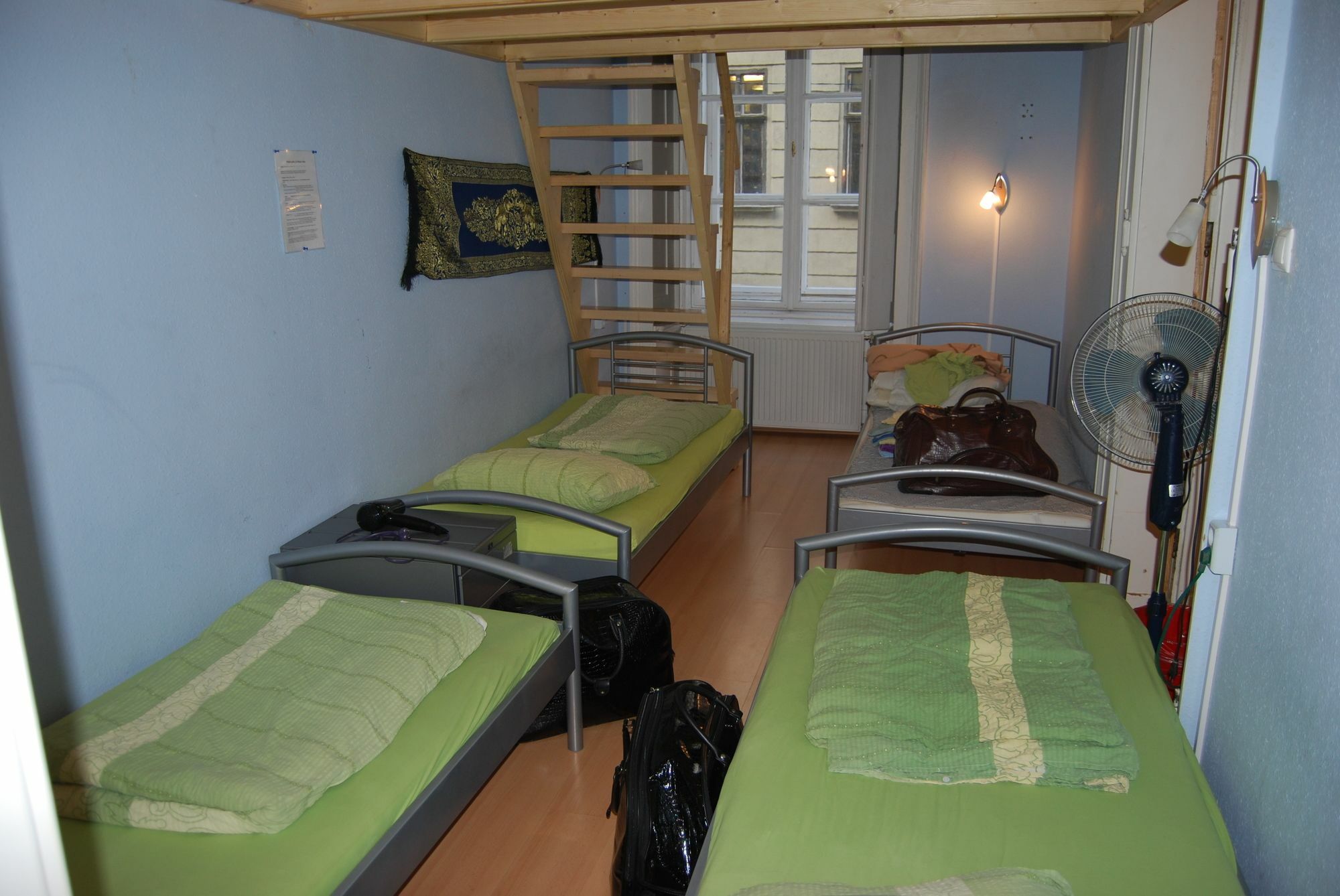 Budapest Centrum Cozy Hostel ภายนอก รูปภาพ